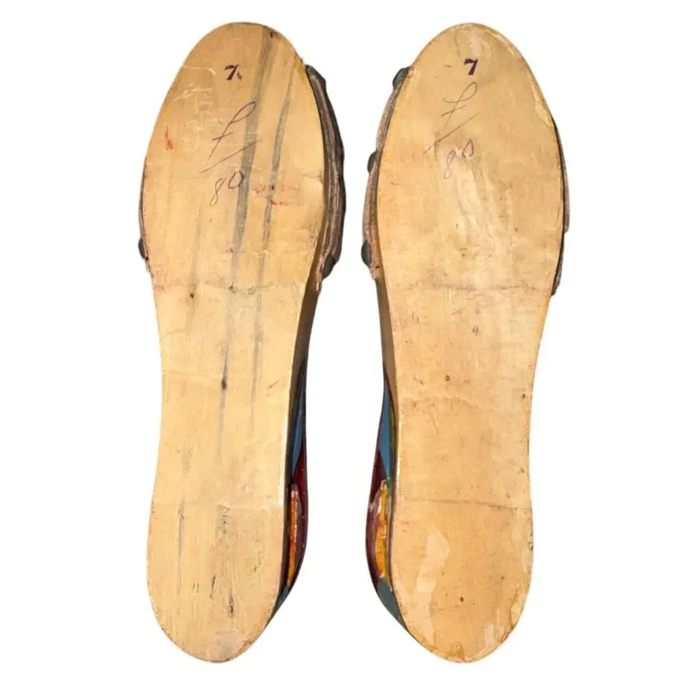 Vintage 1940s Women's Hand-Painted Wooden Wedge‎ Sandals Size 9.5